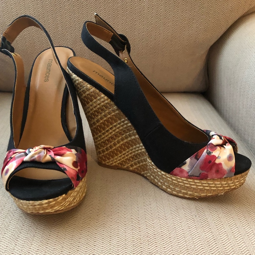 Maurices wedge heels black and multi - Sz 9